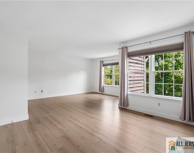 1 Brookline Court - Photo Thumbnail 18