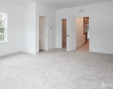 71 Veterans Way - Photo Thumbnail 13