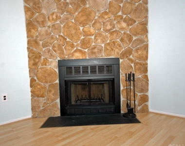 48 Astor Court - Photo Thumbnail 7