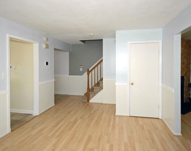 48 Astor Court - Photo Thumbnail 4