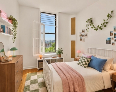 451 W 166th Street - Photo Thumbnail 2