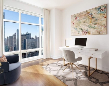 151 E 58th Street - Photo Thumbnail 2