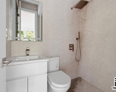 461 Lexington Avenue - Photo Thumbnail 12