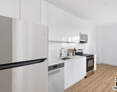 461 Lexington Avenue - Photo Thumbnail 3