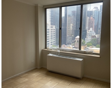 236 E 47th Street - Photo Thumbnail 12