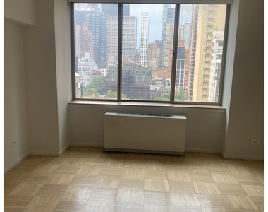 236 E 47th Street - Photo Thumbnail 2