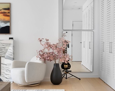 111 Barrow Street - Photo Thumbnail 18