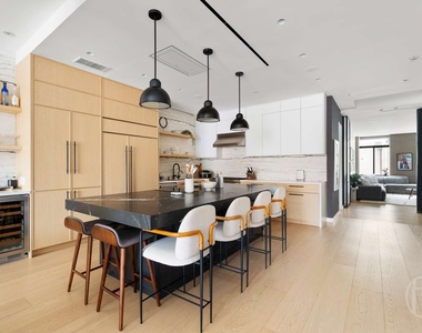 111 Barrow Street - Photo Thumbnail 9