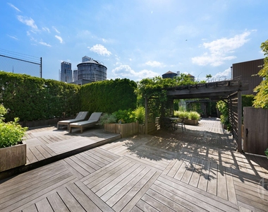 111 Barrow Street - Photo Thumbnail 35
