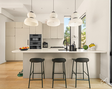 286 Manhattan Avenue - Photo Thumbnail 7
