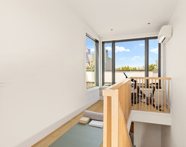 286 Manhattan Avenue - Photo Thumbnail 17