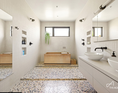286 Manhattan Avenue - Photo Thumbnail 10