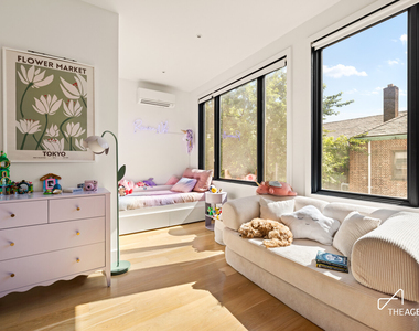 286 Manhattan Avenue - Photo Thumbnail 15