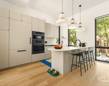 286 Manhattan Avenue - Photo Thumbnail 6