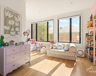 286 Manhattan Avenue - Photo Thumbnail 14