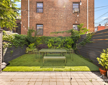 286 Manhattan Avenue - Photo Thumbnail 3