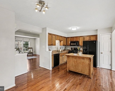 4524 Papillion Court - Photo Thumbnail 5
