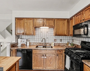 4524 Papillion Court - Photo Thumbnail 7