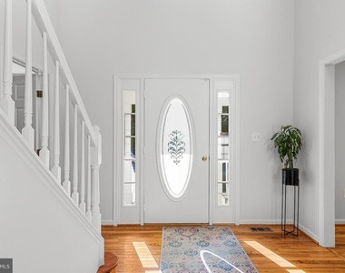 12016 Kingswood Boulevard - Photo Thumbnail 5