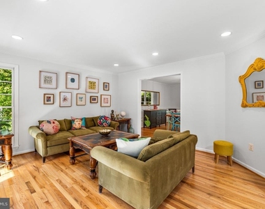 12016 Kingswood Boulevard - Photo Thumbnail 9