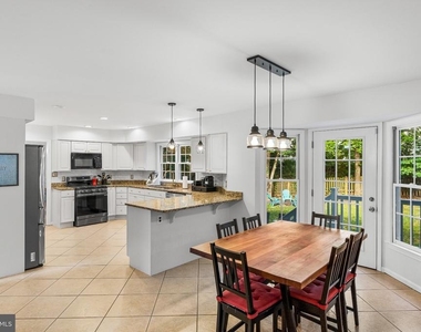 12016 Kingswood Boulevard - Photo Thumbnail 17