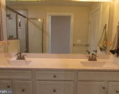 1686 Kirkman Street - Photo Thumbnail 12