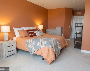 1686 Kirkman Street - Photo Thumbnail 8