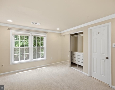 1935 Pohick Creek Court - Photo Thumbnail 17