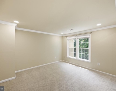 1935 Pohick Creek Court - Photo Thumbnail 18