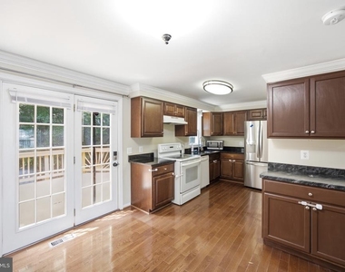 1935 Pohick Creek Court - Photo Thumbnail 14