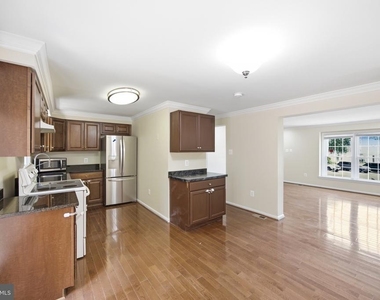 1935 Pohick Creek Court - Photo Thumbnail 13