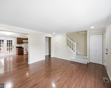 1935 Pohick Creek Court - Photo Thumbnail 12