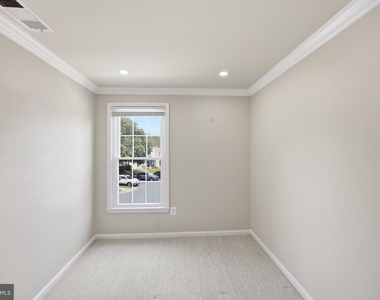1935 Pohick Creek Court - Photo Thumbnail 19
