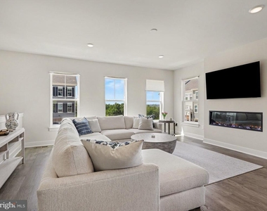 17229 Turnstone Drive - Photo Thumbnail 3