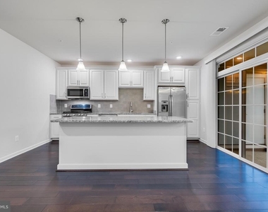 23290 Milltown Knoll Square - Photo Thumbnail 8