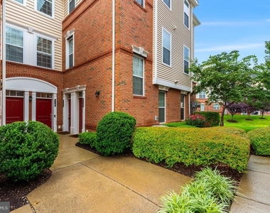 23290 Milltown Knoll Square - Photo Thumbnail 1