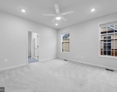 23290 Milltown Knoll Square - Photo Thumbnail 20