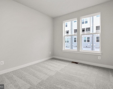 20847 Owenmore Terrace - Photo Thumbnail 16