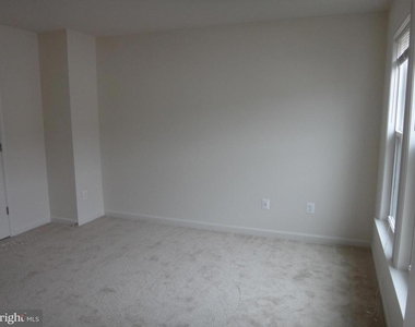 43297 Novi Terrace - Photo Thumbnail 10