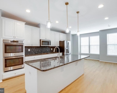 43306 John Michael Terrace - Photo Thumbnail 9