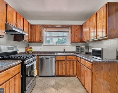 7708 Viceroy Street - Photo Thumbnail 4