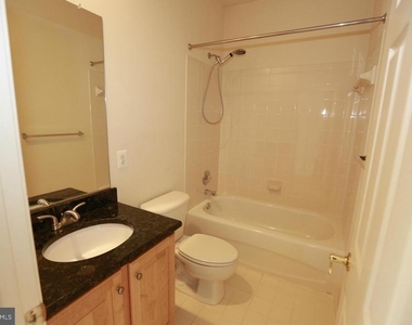 2339 Sandburg Street - Photo Thumbnail 21