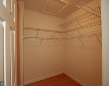 2339 Sandburg Street - Photo Thumbnail 13