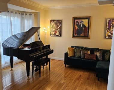 2339 Sandburg Street - Photo Thumbnail 32