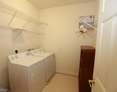 2339 Sandburg Street - Photo Thumbnail 19