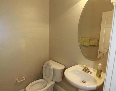 2339 Sandburg Street - Photo Thumbnail 10