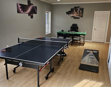 2339 Sandburg Street - Photo Thumbnail 30
