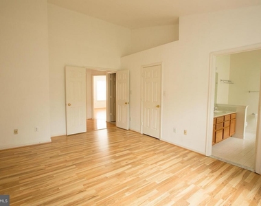 2911 Jessica Court - Photo Thumbnail 16