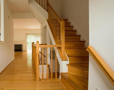 2911 Jessica Court - Photo Thumbnail 2