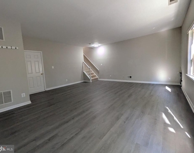 8933 Royal Astor Way - Photo Thumbnail 42